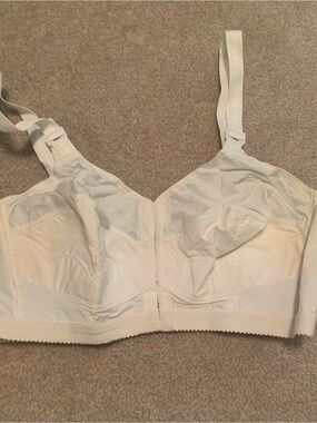 NIB Vintage Sears Under Fashions White Full-Coverage Front Closure Bra